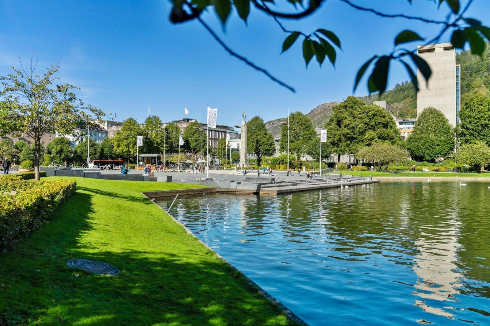 Bergen Vacations - Explore the City! I 500m to Torget I Self Check-in - Property Image 13