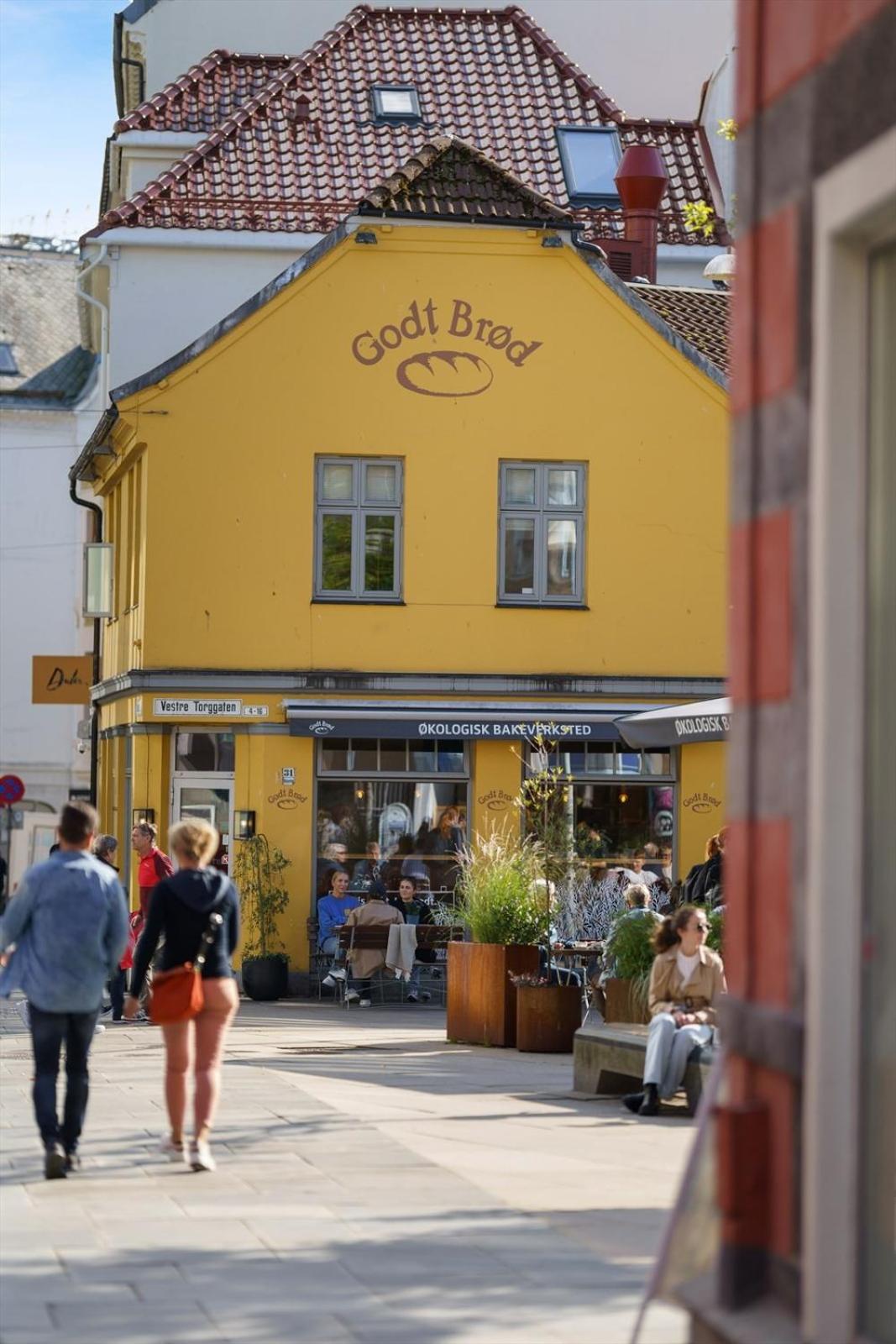 Bergen Vacations - Explore the City! I 500m to Torget I Self Check-in - Property Image 12