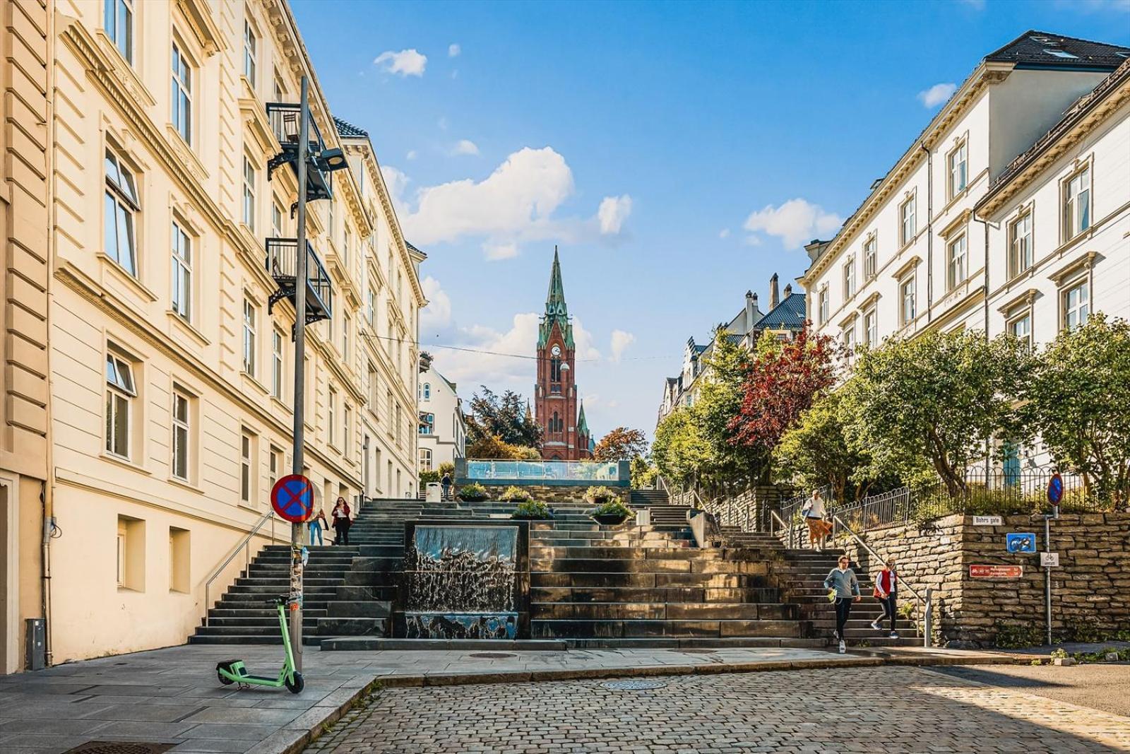 Bergen Vacations - Explore the City! I 500m to Torget I Self Check-in - Property Image 1