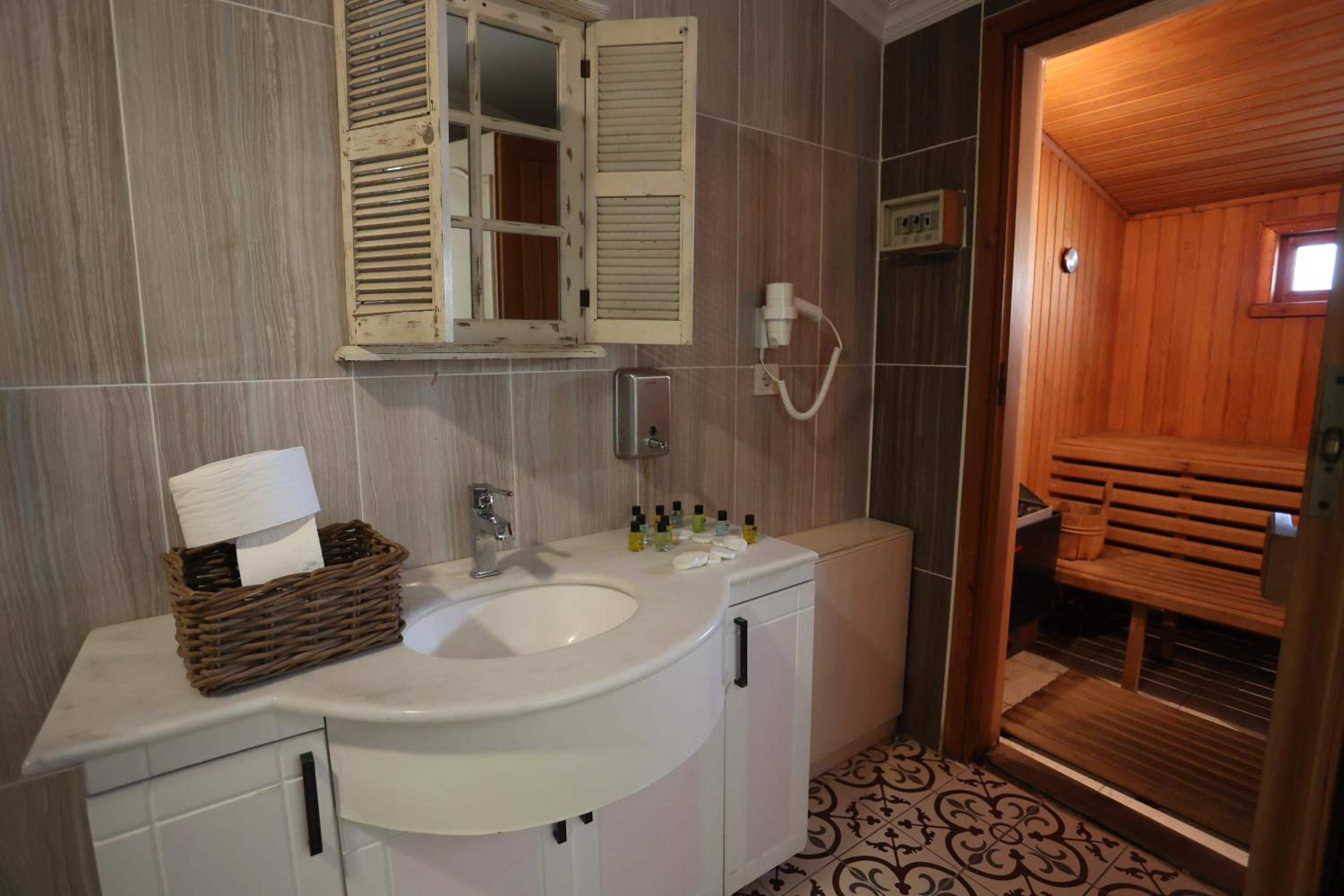 Cheers Deniz Feneri - Image 114