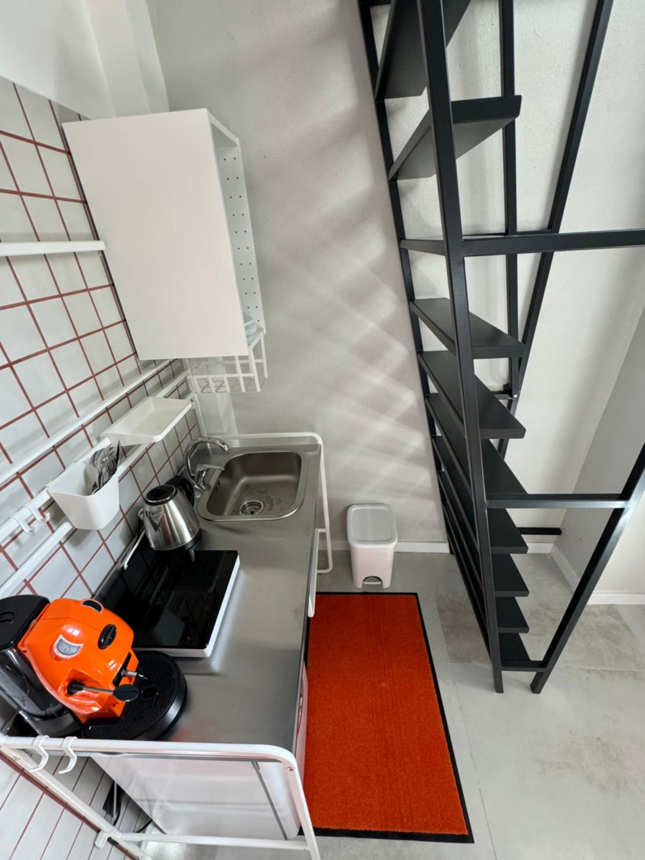Orange heart room