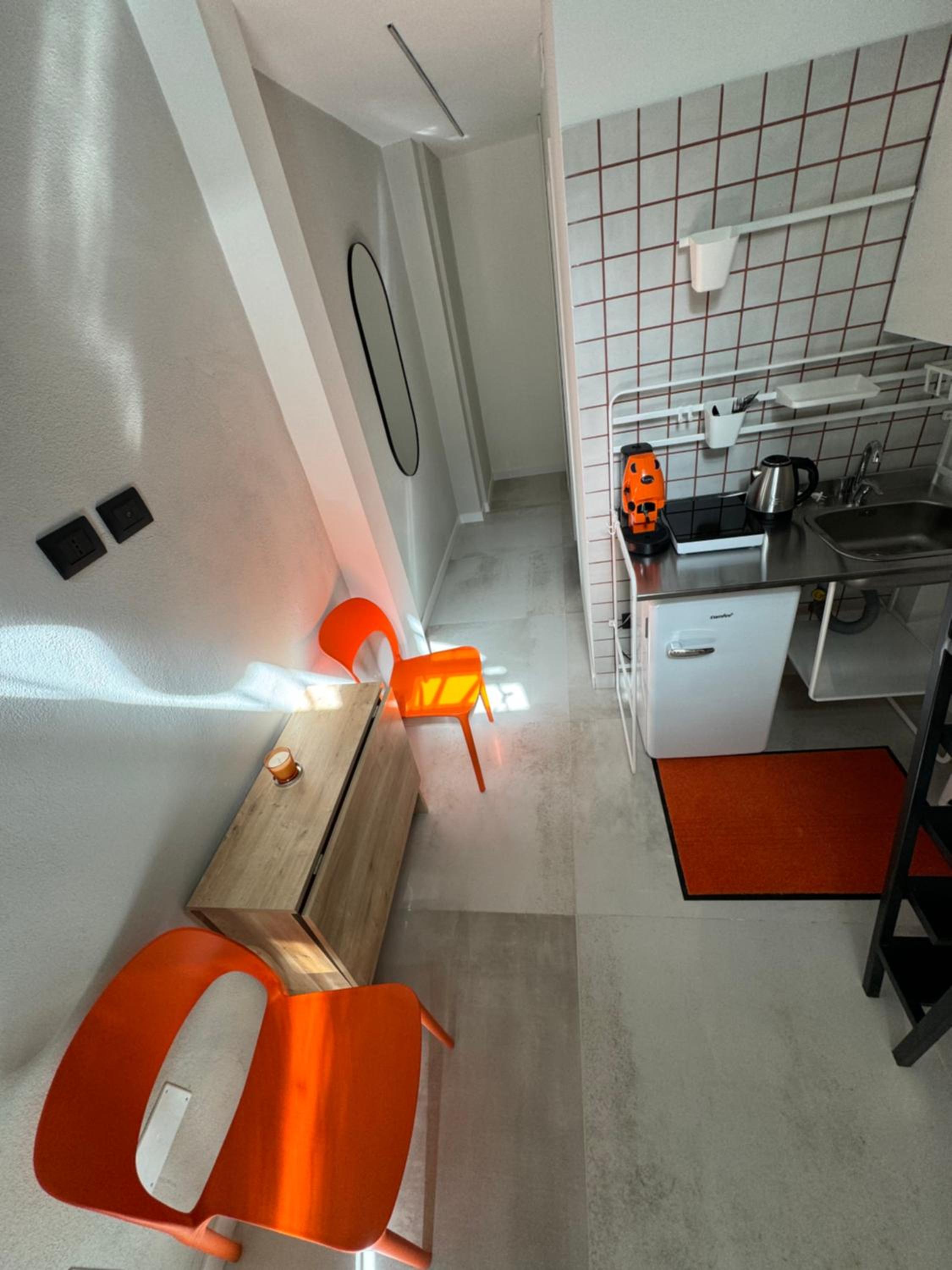 Orange heart room
