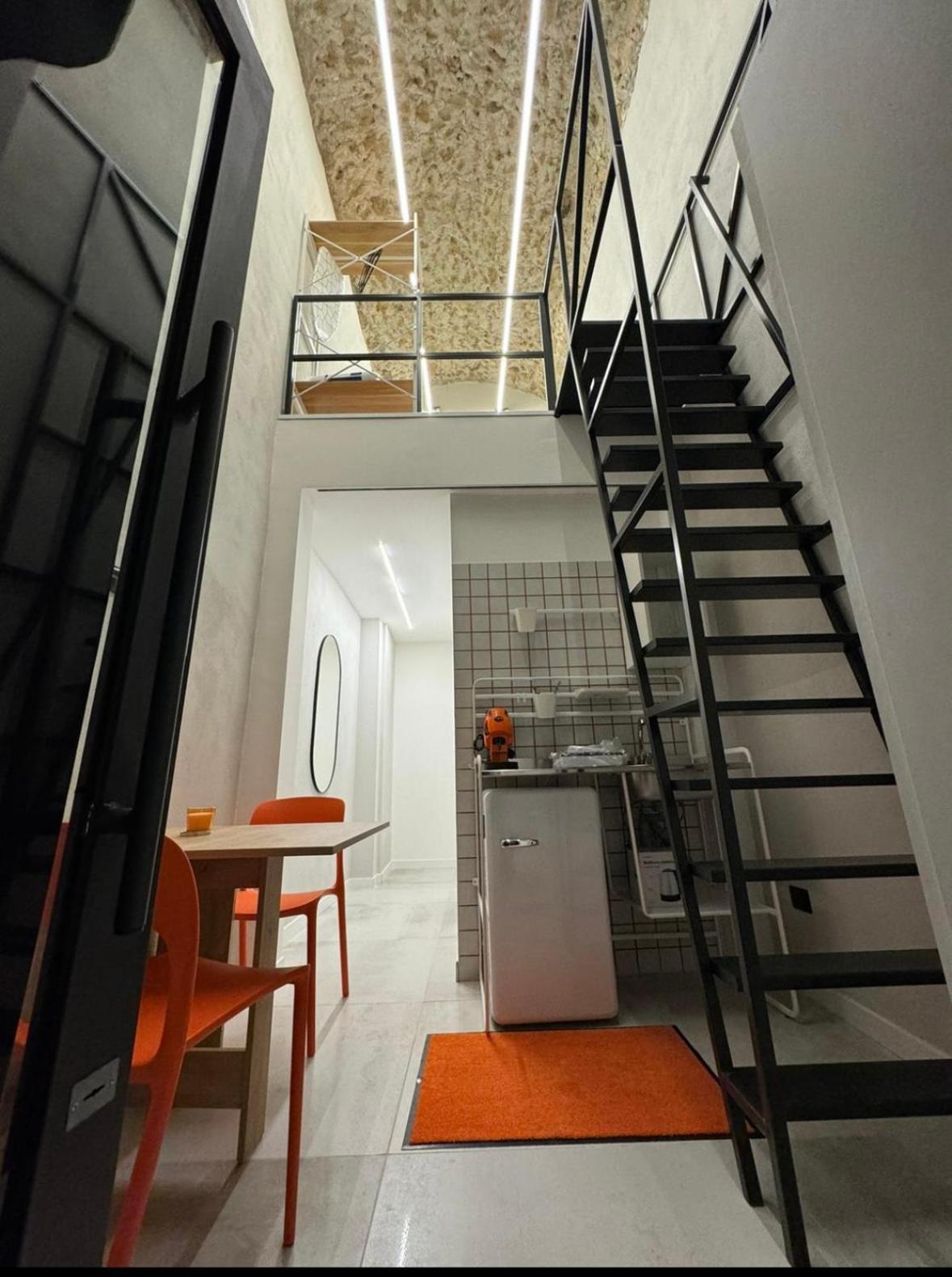 Orange heart room