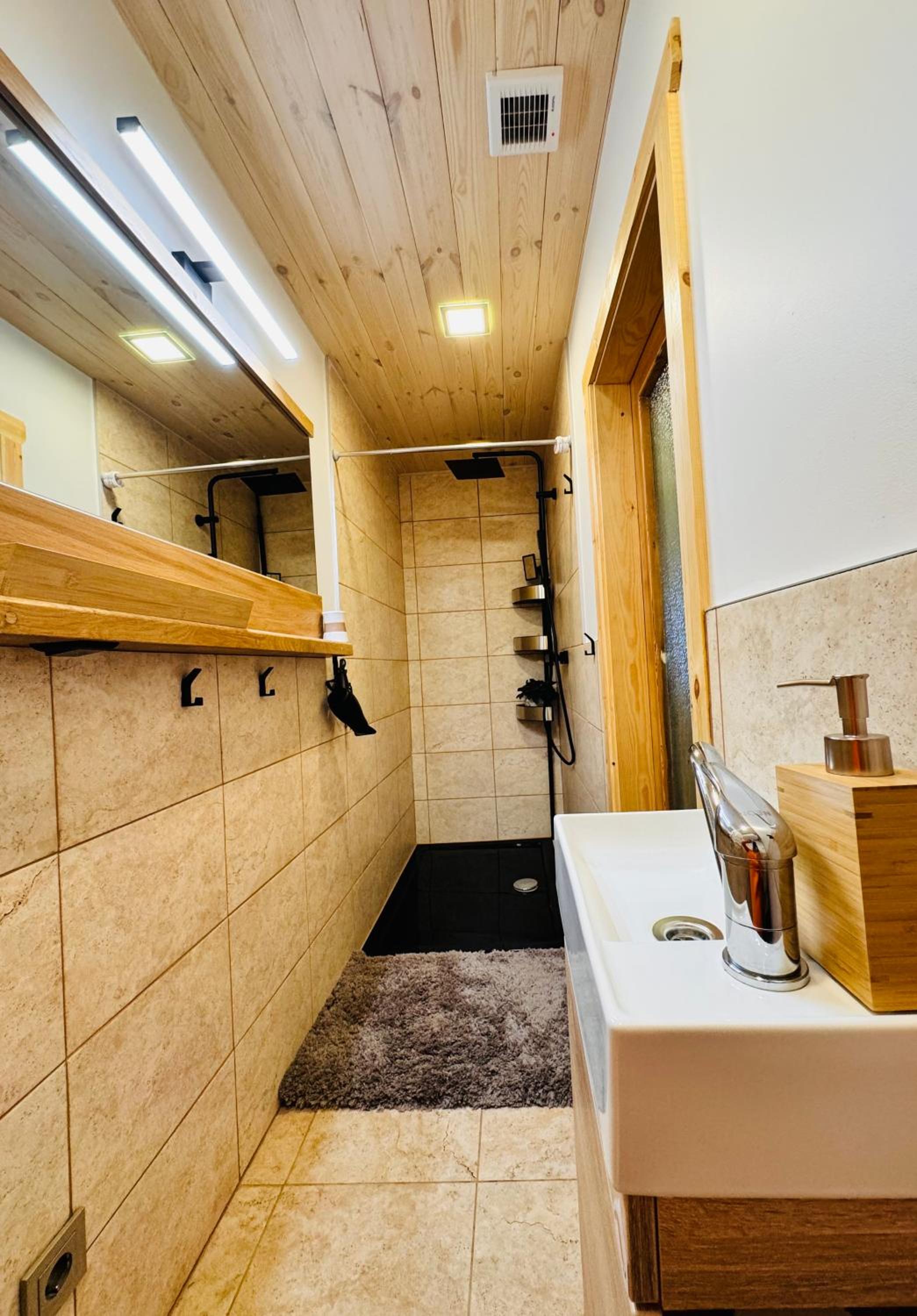 Photo 24