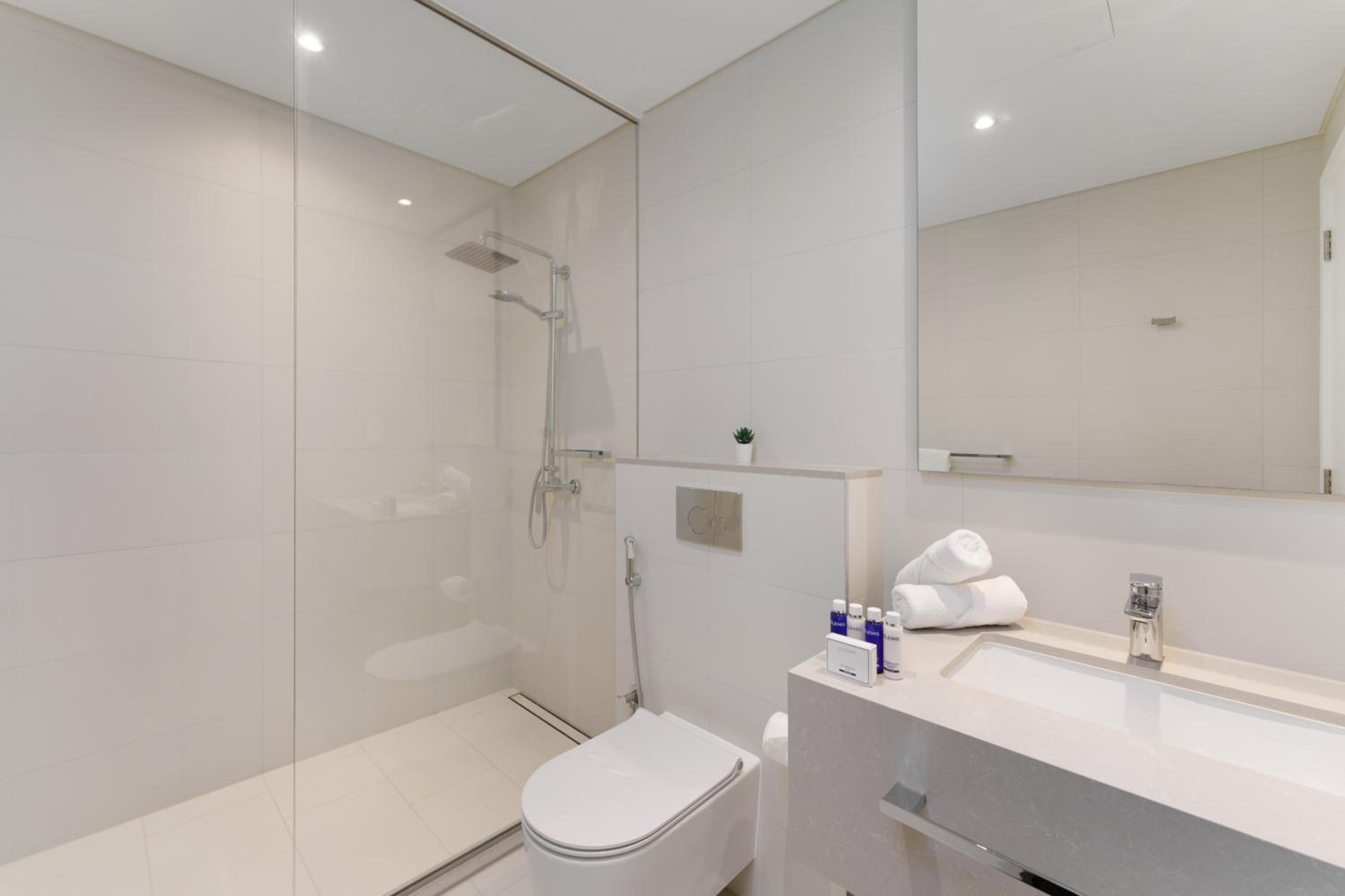 Maison Privee - Seaside JBR Living w/ Open Sea & Bluewaters Views