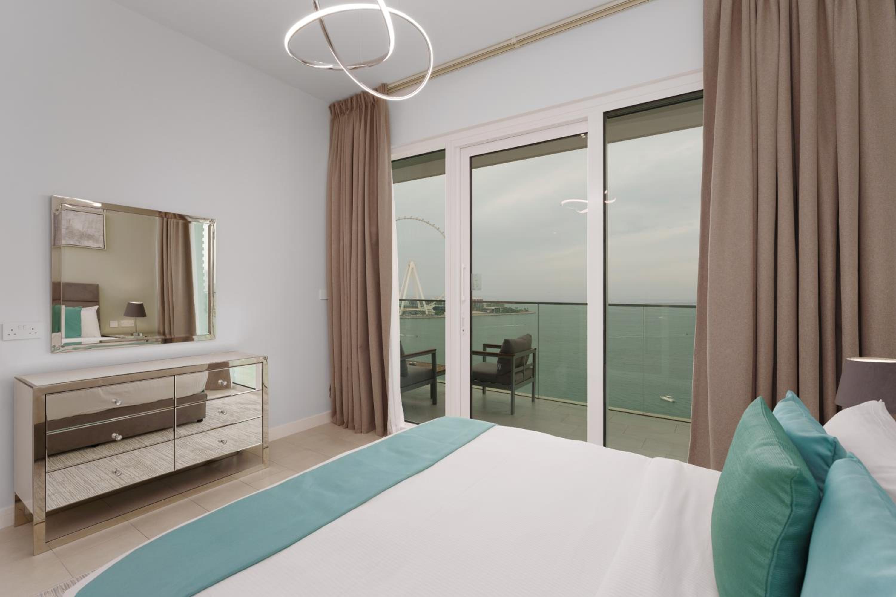 Maison Privee - Seaside JBR Living w/ Open Sea & Bluewaters Views