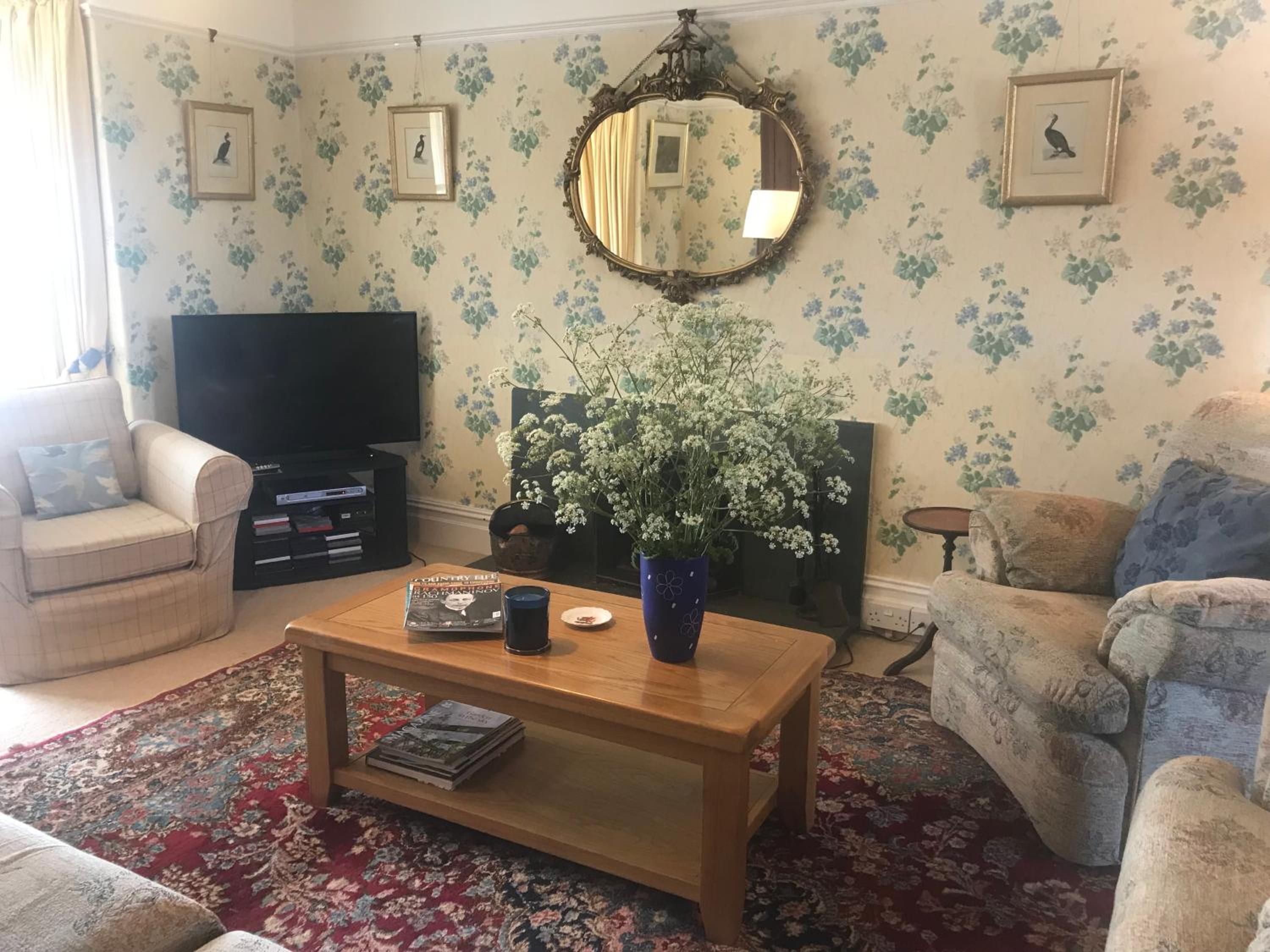 Spacious seaside family house in Aberdaron with large garden and stunning sea views view 4