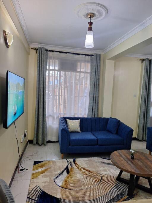 Angie's staycation 1br apt Milimani- Fast internet, secure parking, Free netflix view 5