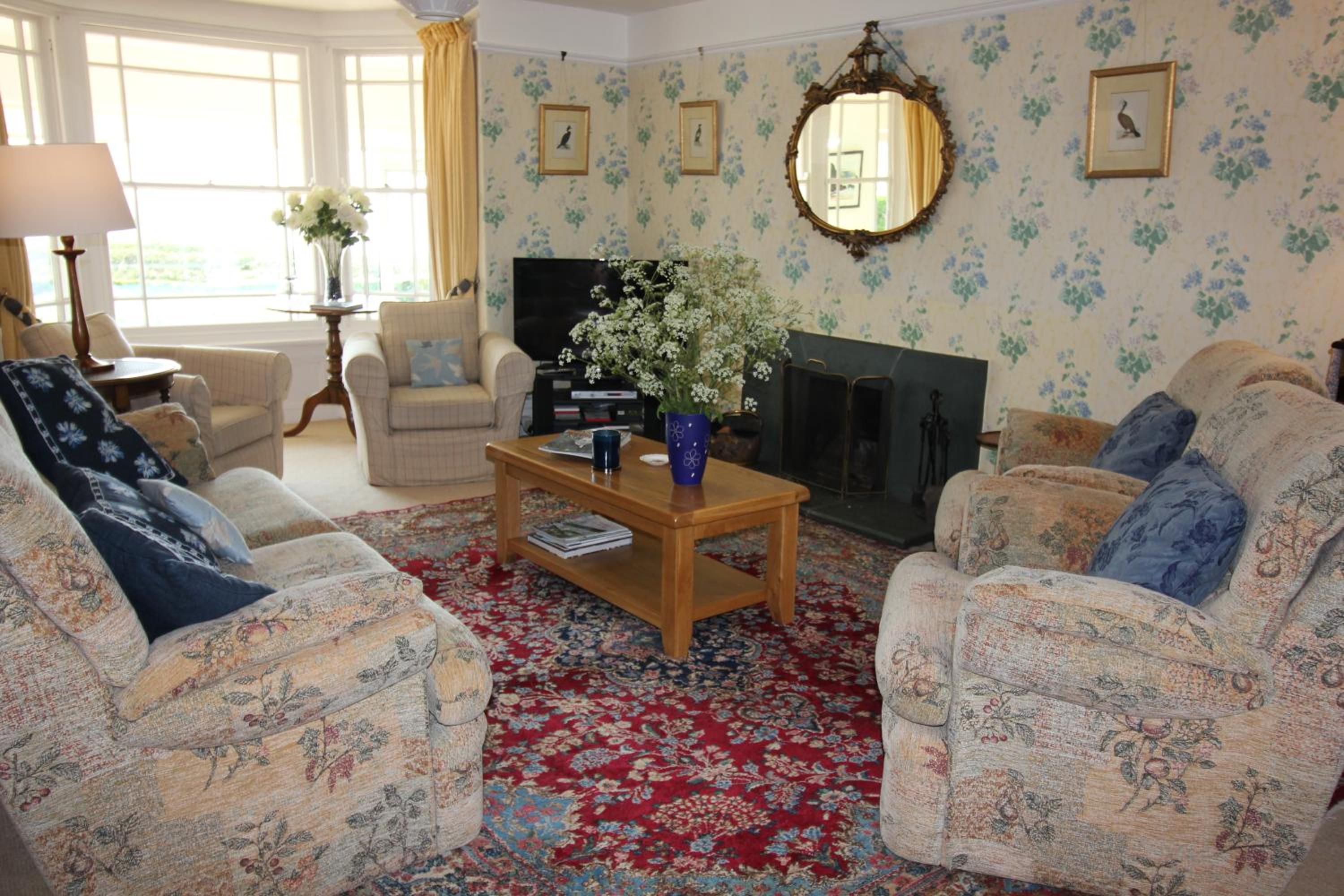 Spacious seaside family house in Aberdaron with large garden and stunning sea views view 3
