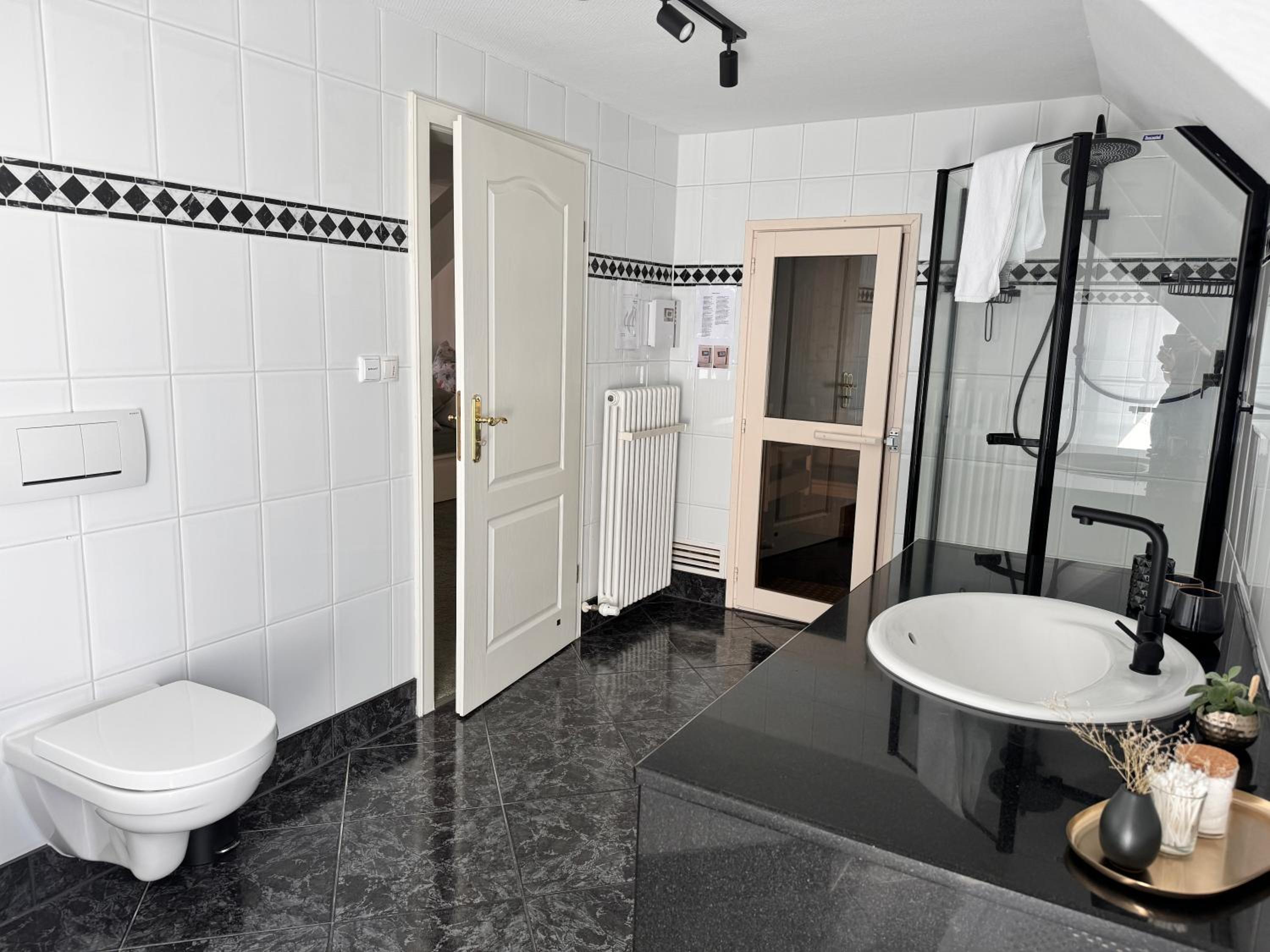Ferien mit 7 Personen! 3 Schlafzimmer, 2 Bäder, Sauna und Schlossblick - Haustiere willkommen!