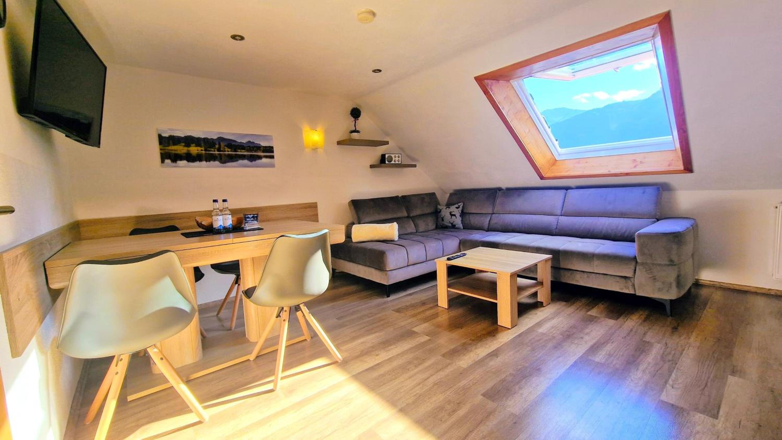 Ferienwohnungen Wolf - Wohnung "Falkenstein" mit 3 Zimmer view 2