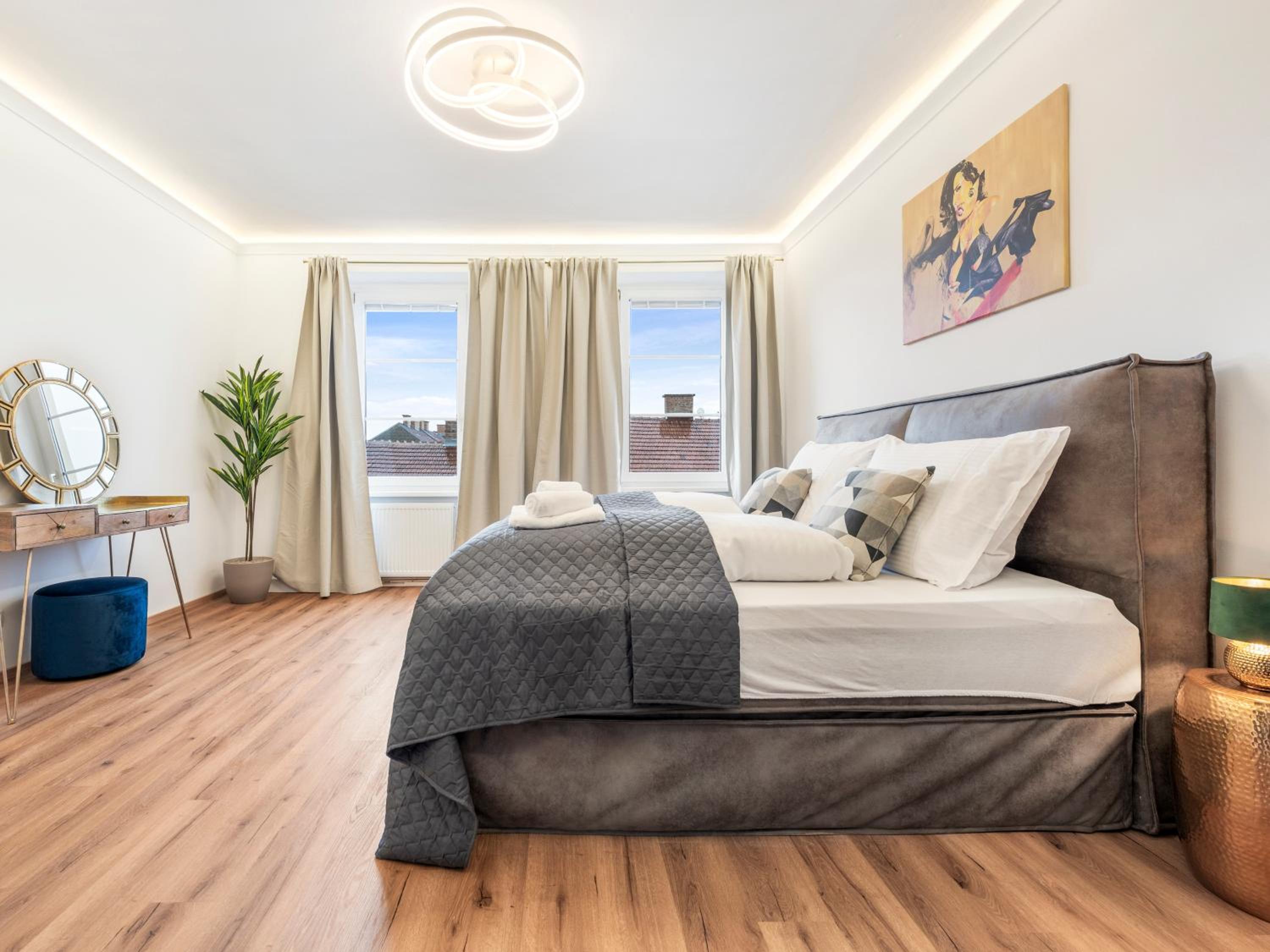 SKY9 Apartments District 16