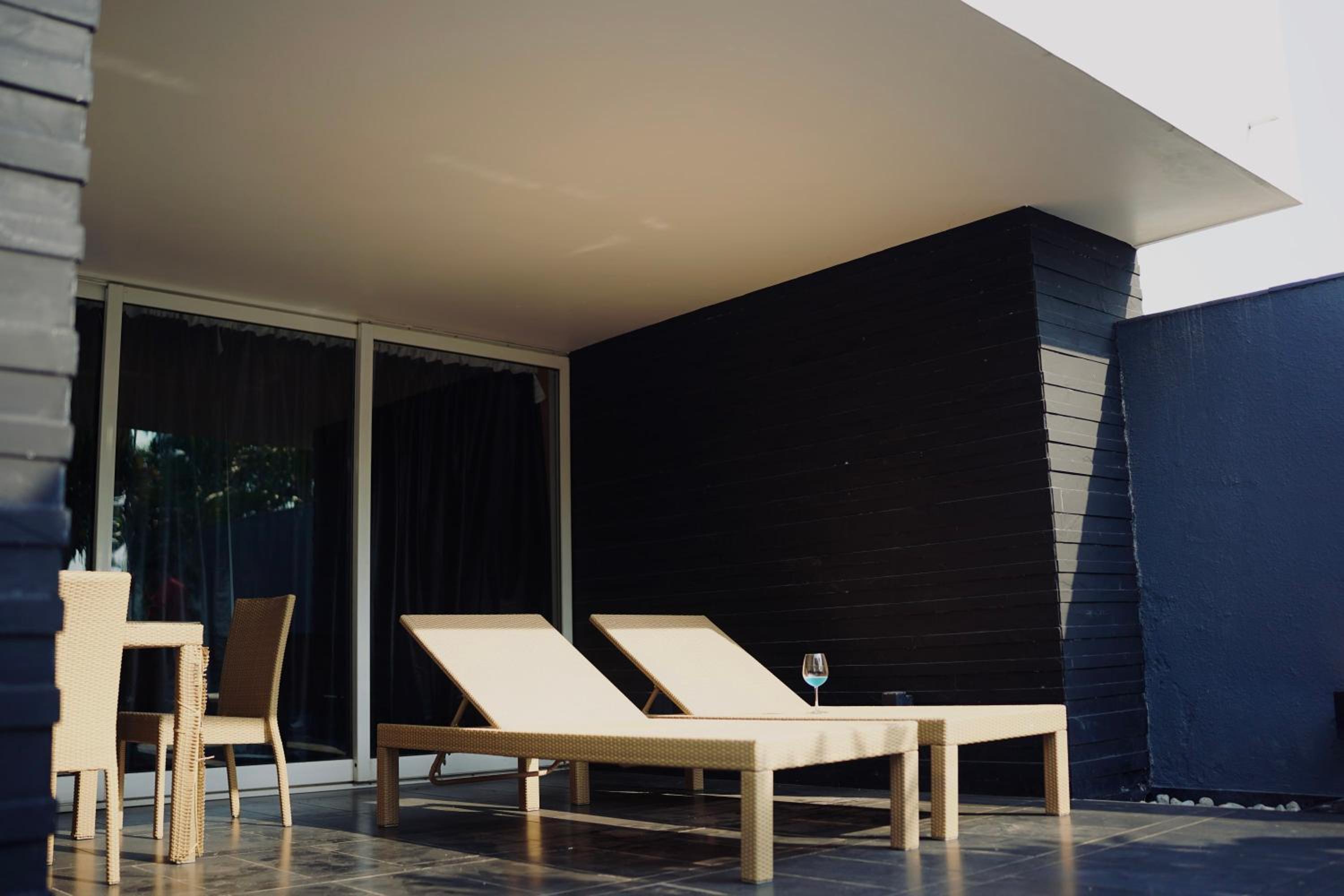 Casa Palmera by StayJade Bay View & Pool Airport view 3