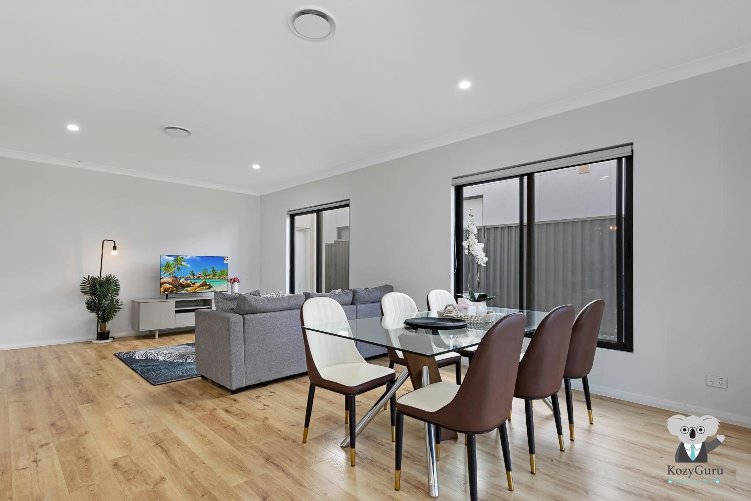 KozyGuru Rouse Hill Spacious Holiday House NRH019