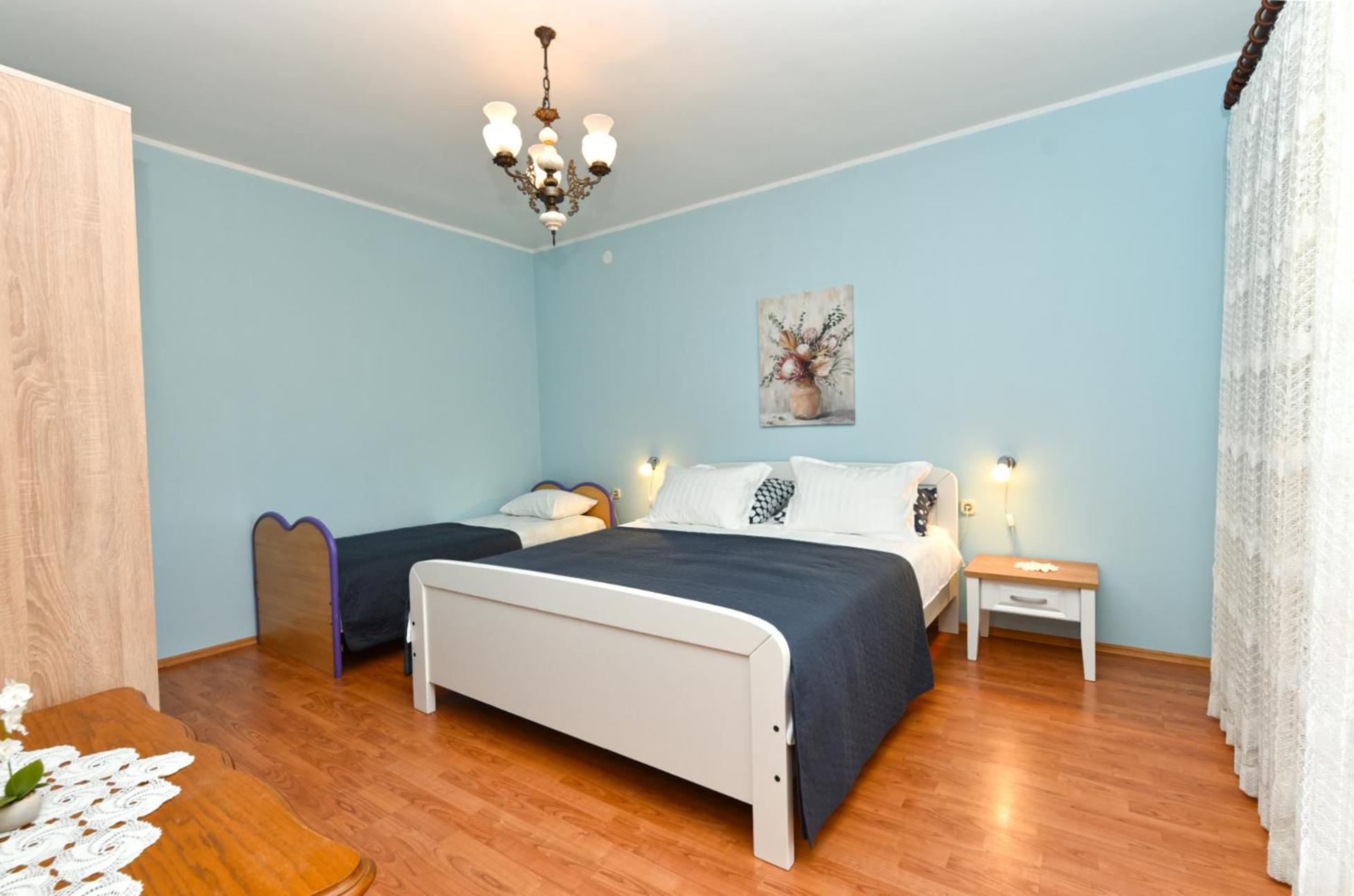 Apartments Nevina 1230