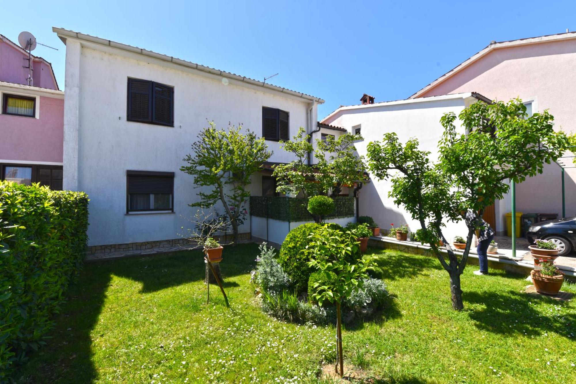 Apartments Nevina 1230