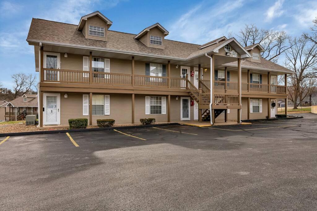 Fall Creek Condo near The Strip! view 4