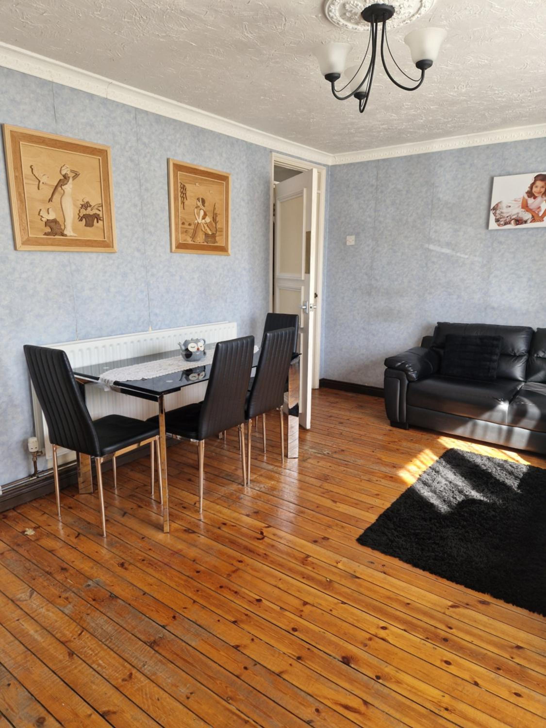 2 Bed-Sleeps5-Free Parking-10 min Walk underground
