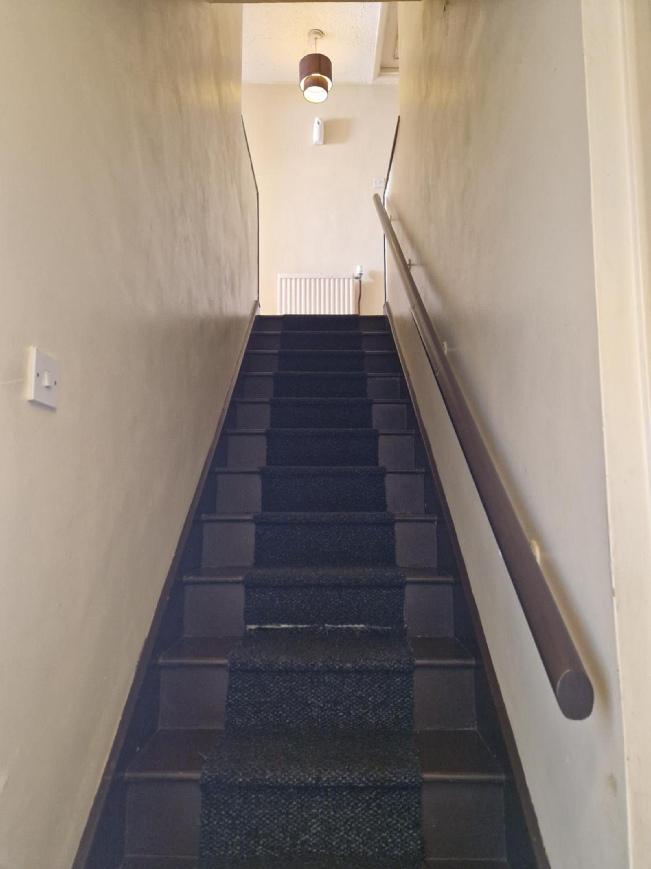2 Bed-Sleeps5-Free Parking-10 min Walk underground