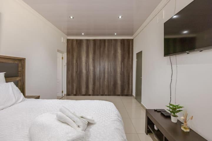 One bedroom apartment. view 2