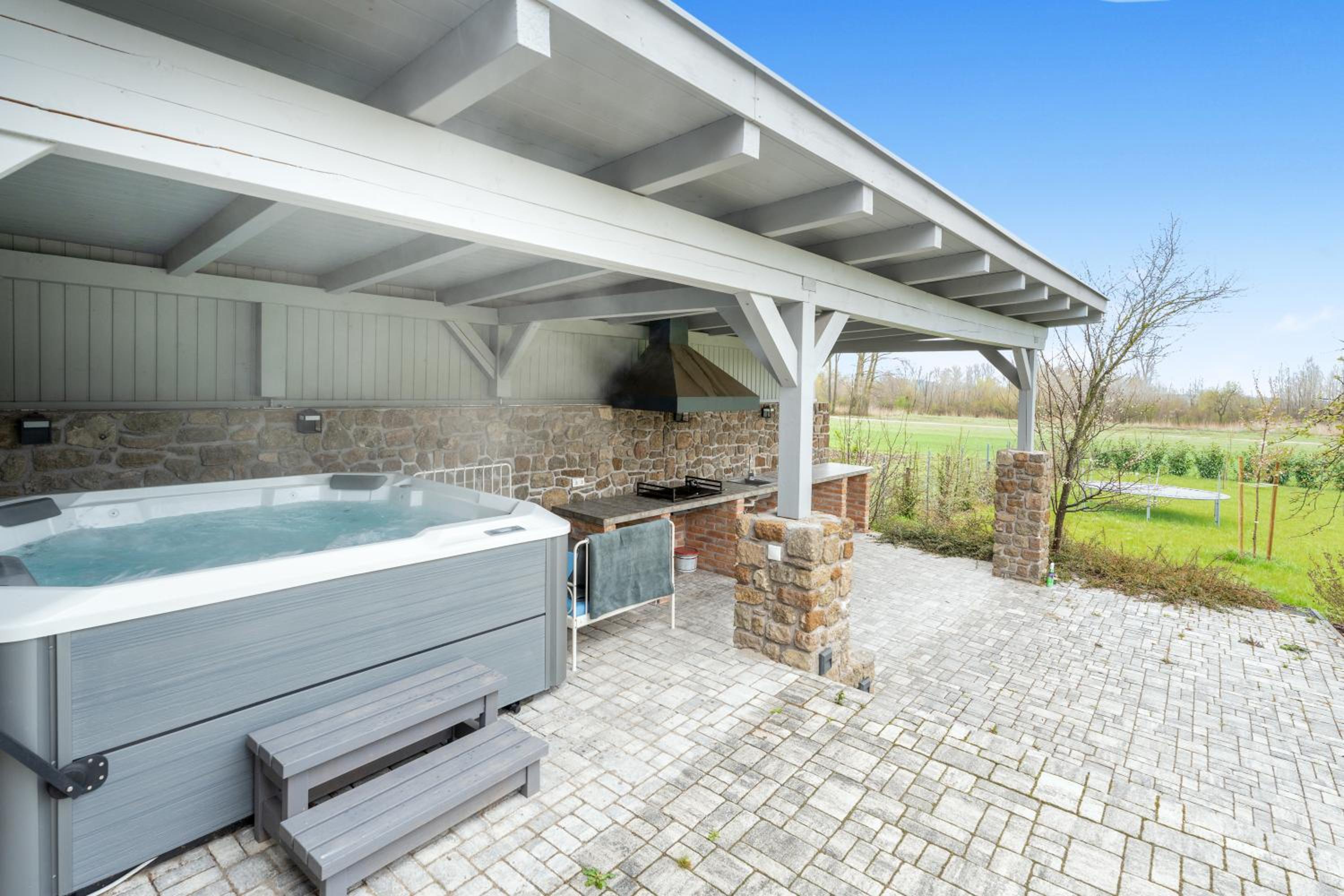 Villa Nana With Pool & Whirlpool - Happy Rentals view 2