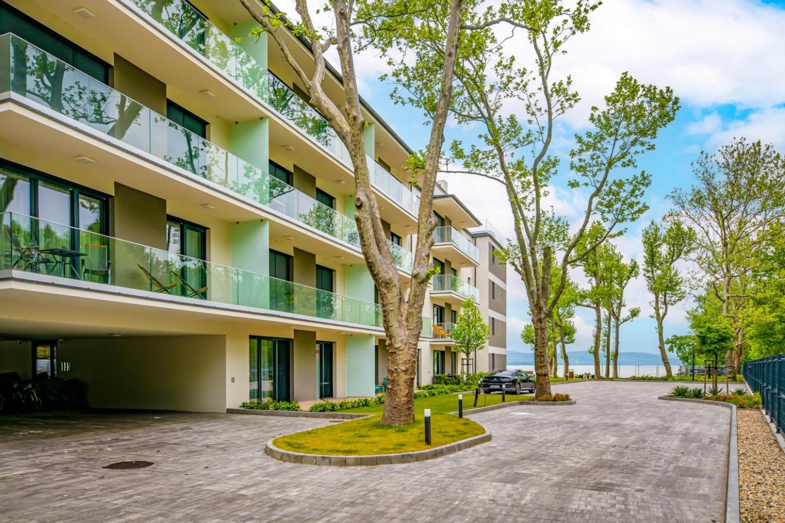 Platán Apartman by HelloBalatonlelle