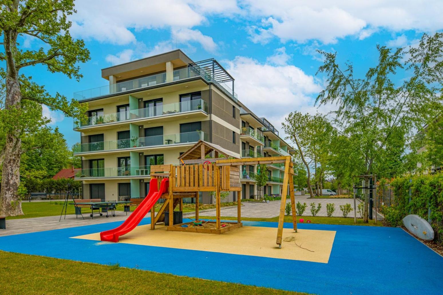 Platán Apartman by HelloBalatonlelle