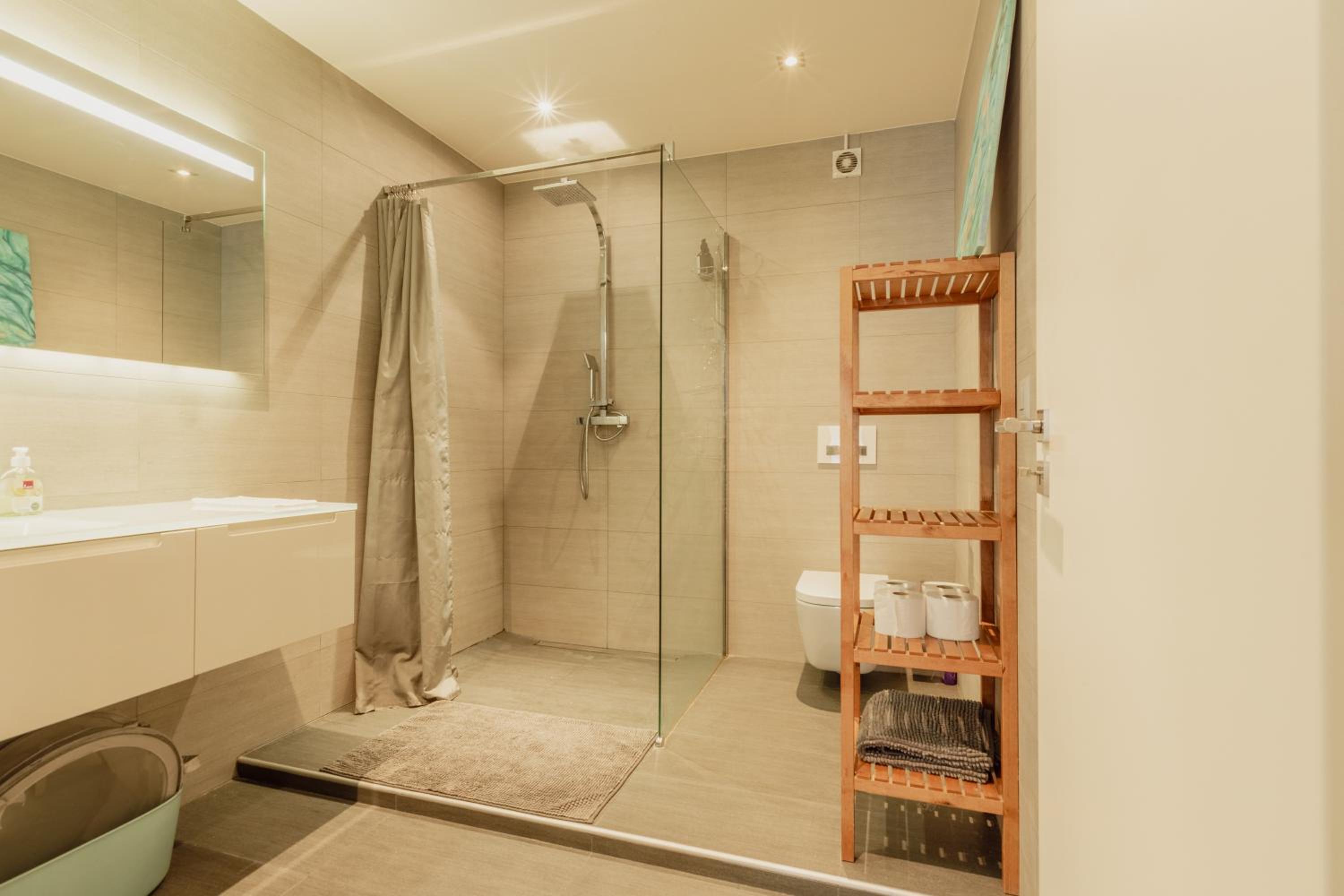 Appartement spacieux à 15 minutes du jet d'eau