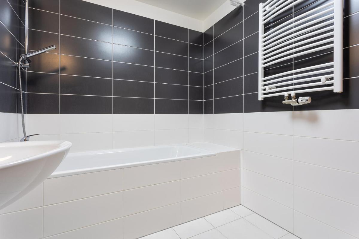 96m2 Designer Apartment, FREE Garage Parking