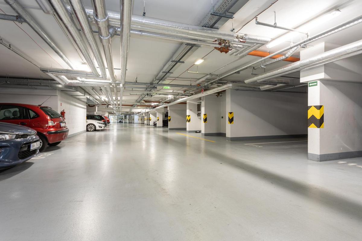 96m2 Designer Apartment, FREE Garage Parking