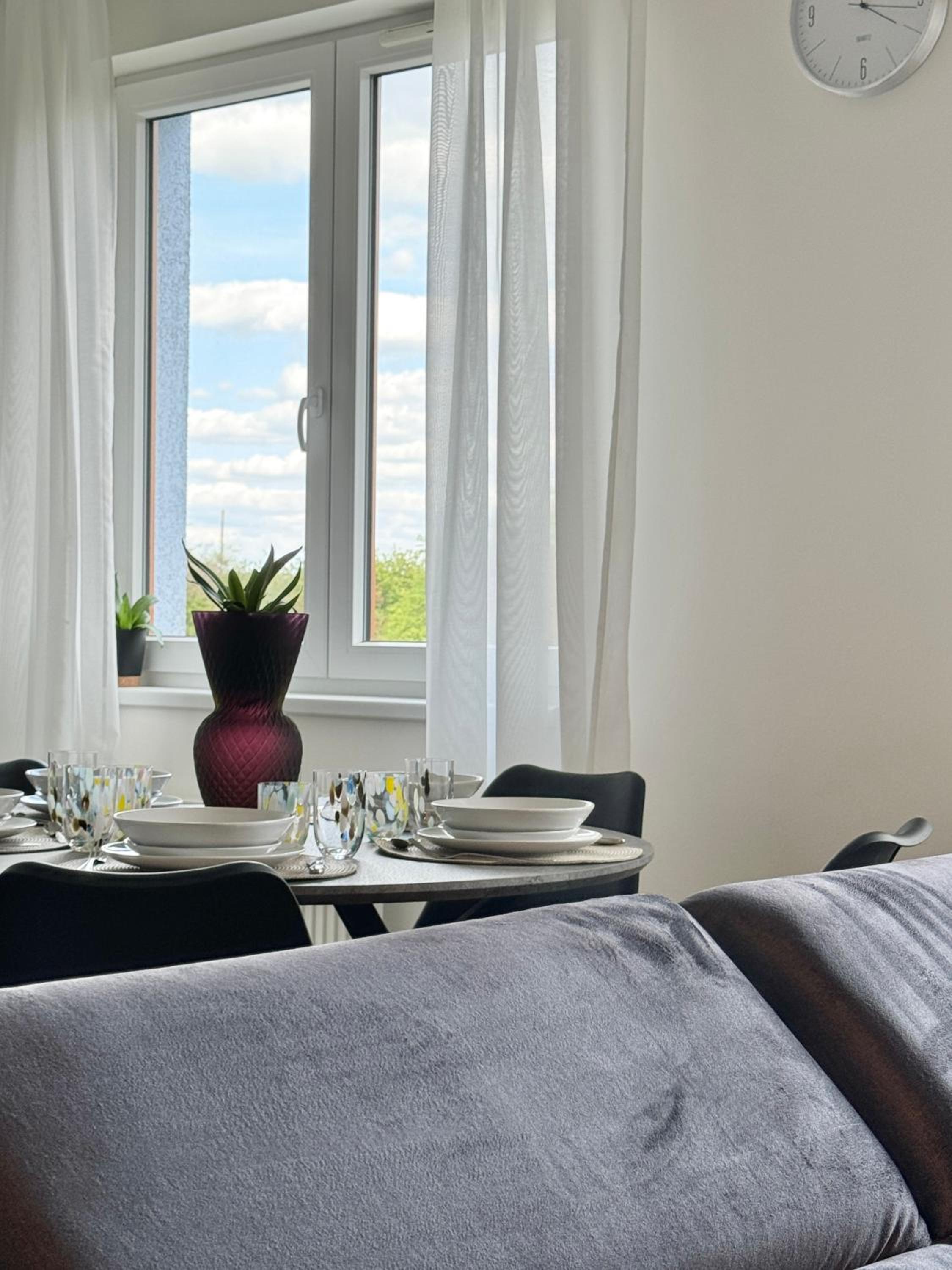 96m2 Designer Apartment, FREE Garage Parking