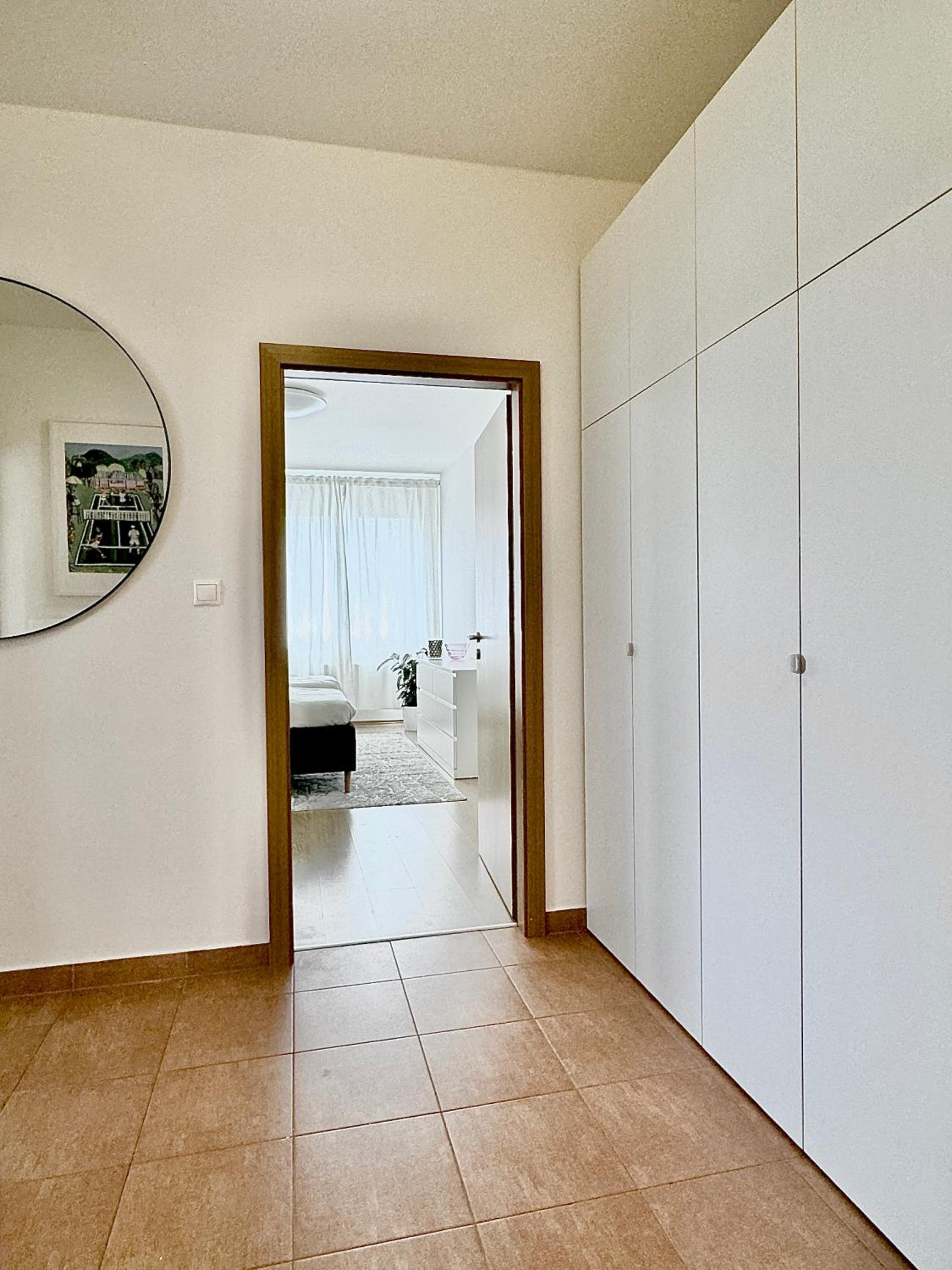 96m2 Designer Apartment, FREE Garage Parking