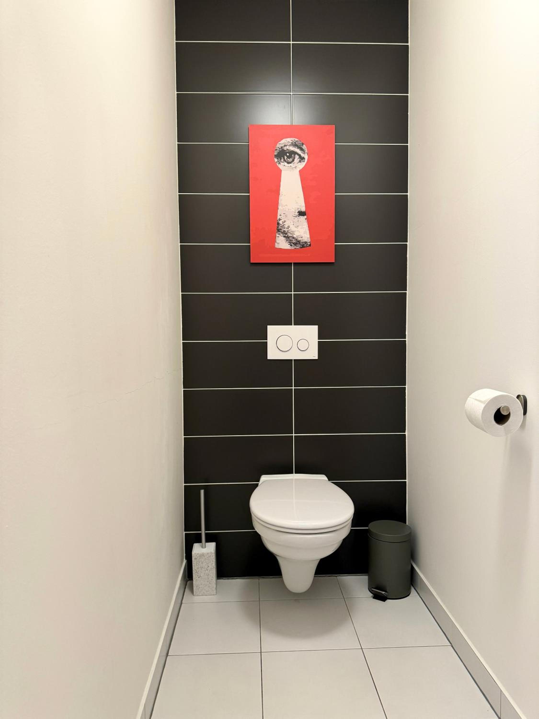 96m2 Designer Apartment, FREE Garage Parking