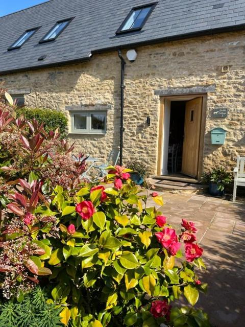 Luxury Country Bolthole Near Soho Farmhouse view 3