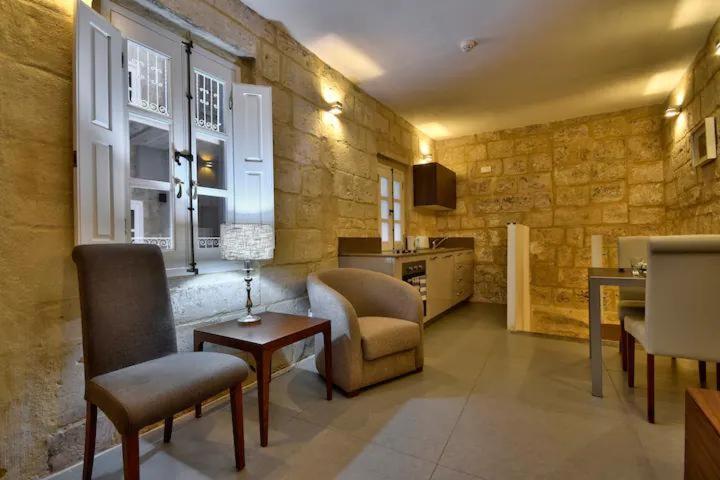 Cosy 1BR home in the heart of vibrant Valletta by 360 Estates view 5