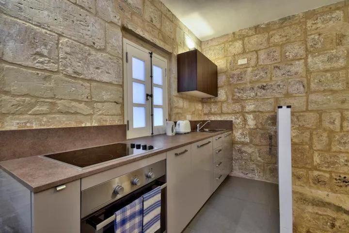 Cosy 1BR home in the heart of vibrant Valletta by 360 Estates view 2