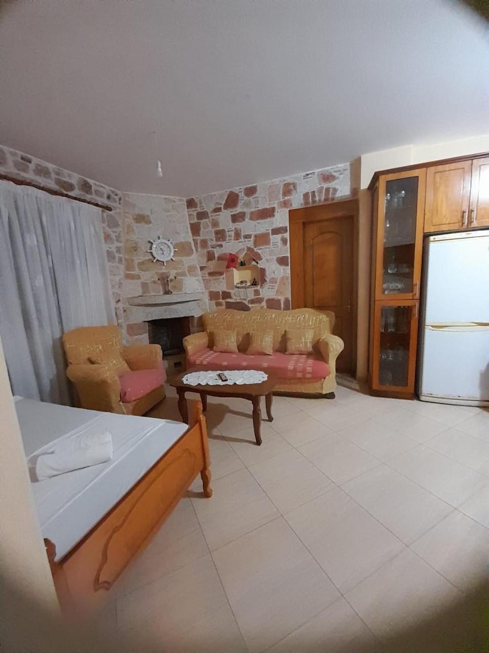 Vila Redstone Apartment ksamil
