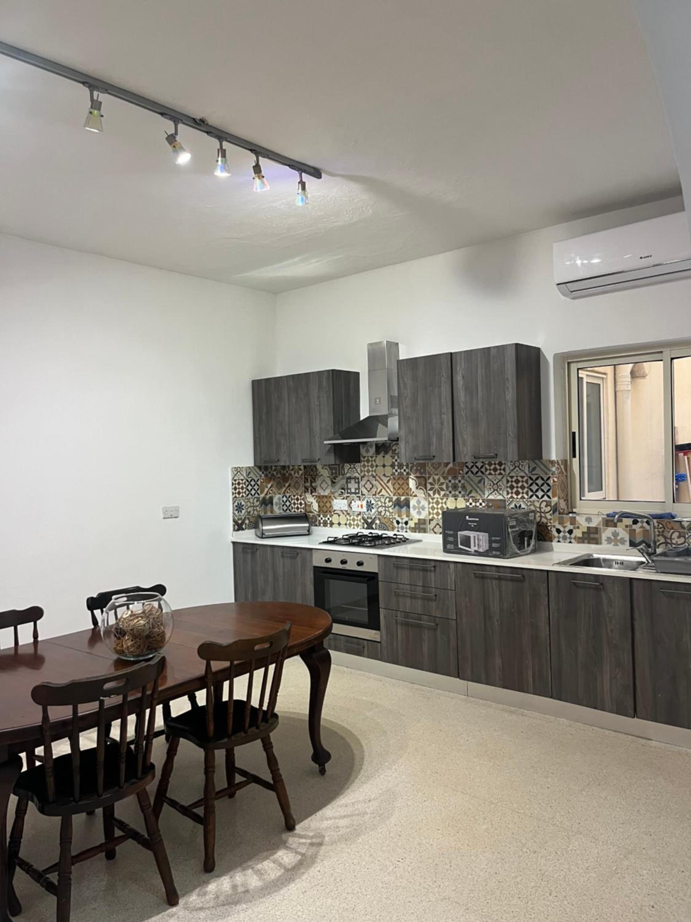 Lovely room, in shared house perfect location