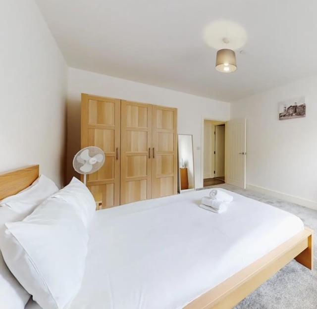 Spacious two bedroom apartment with Valley views view 5