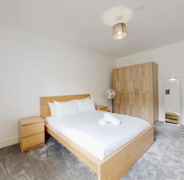 Spacious two bedroom apartment with Valley views view 3