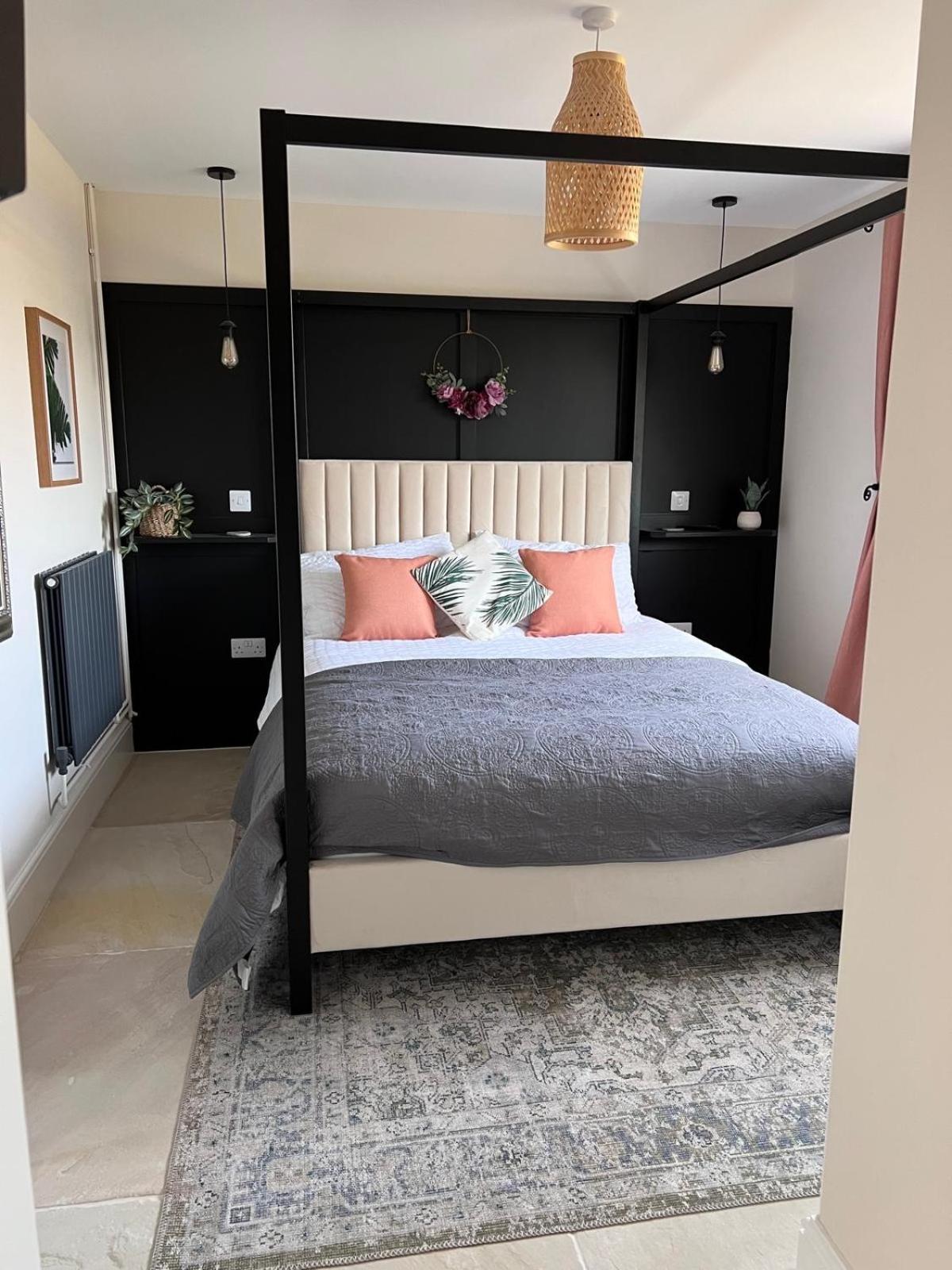 The Old Nurseries Luxury Guest Suite view 3