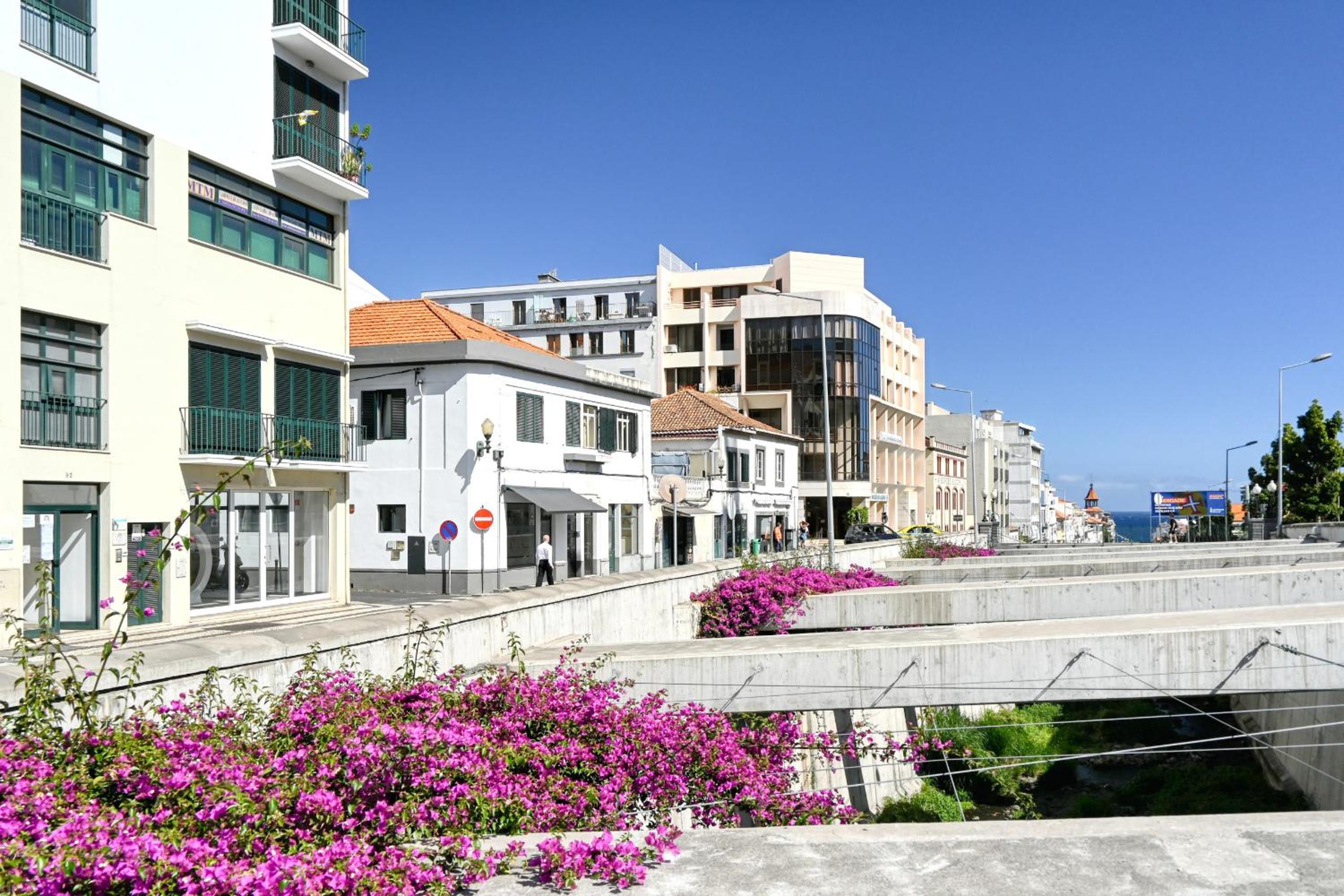 Beco Santa Emilia 2I, a Home in Madeira