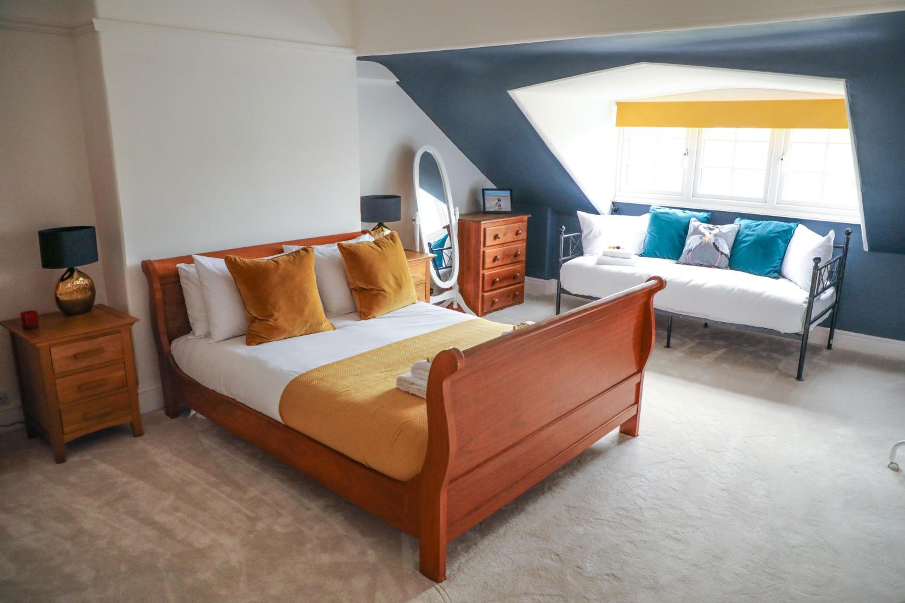 8 person home in Hoylake - The Wirral Peninsula
