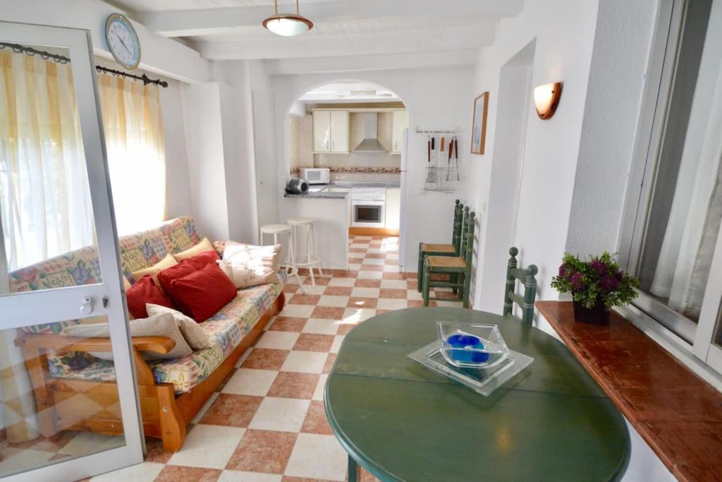 High Quality, Spacious, 4 Bedroom private Villa