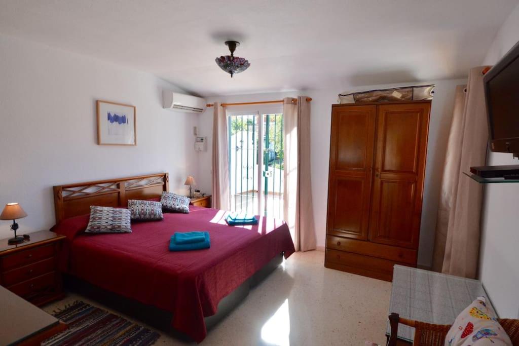 High Quality, Spacious, 4 Bedroom private Villa