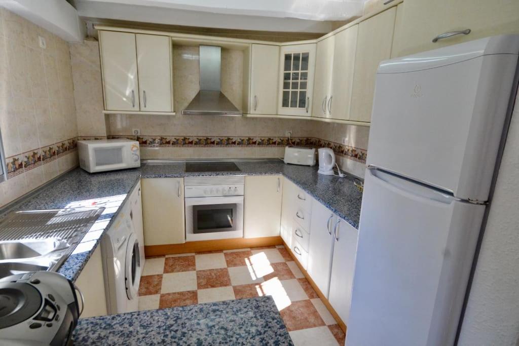 High Quality, Spacious, 4 Bedroom private Villa