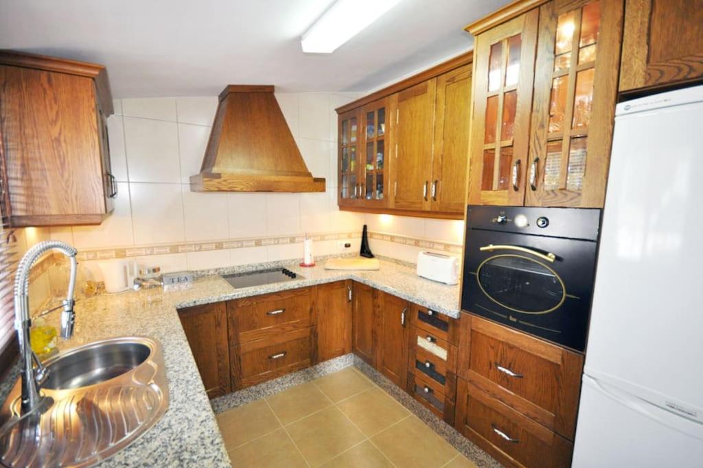 High Quality, Spacious, 4 Bedroom private Villa