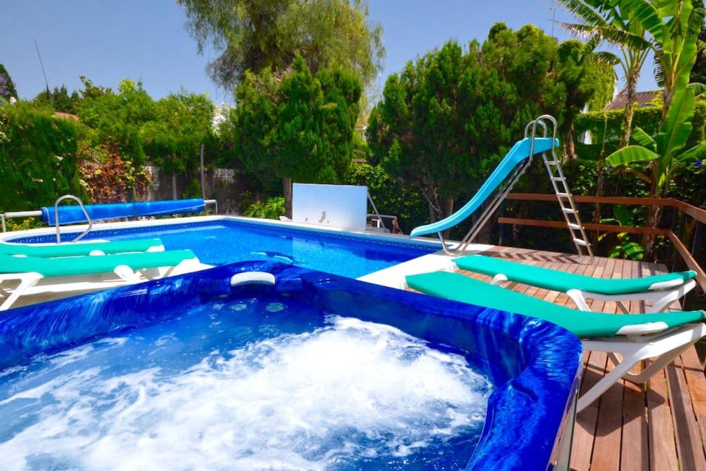High Quality, Spacious, 4 Bedroom private Villa