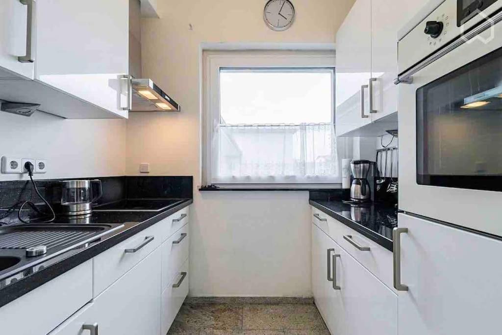 modern & bright Apartment +parking @Kurfürstendamm