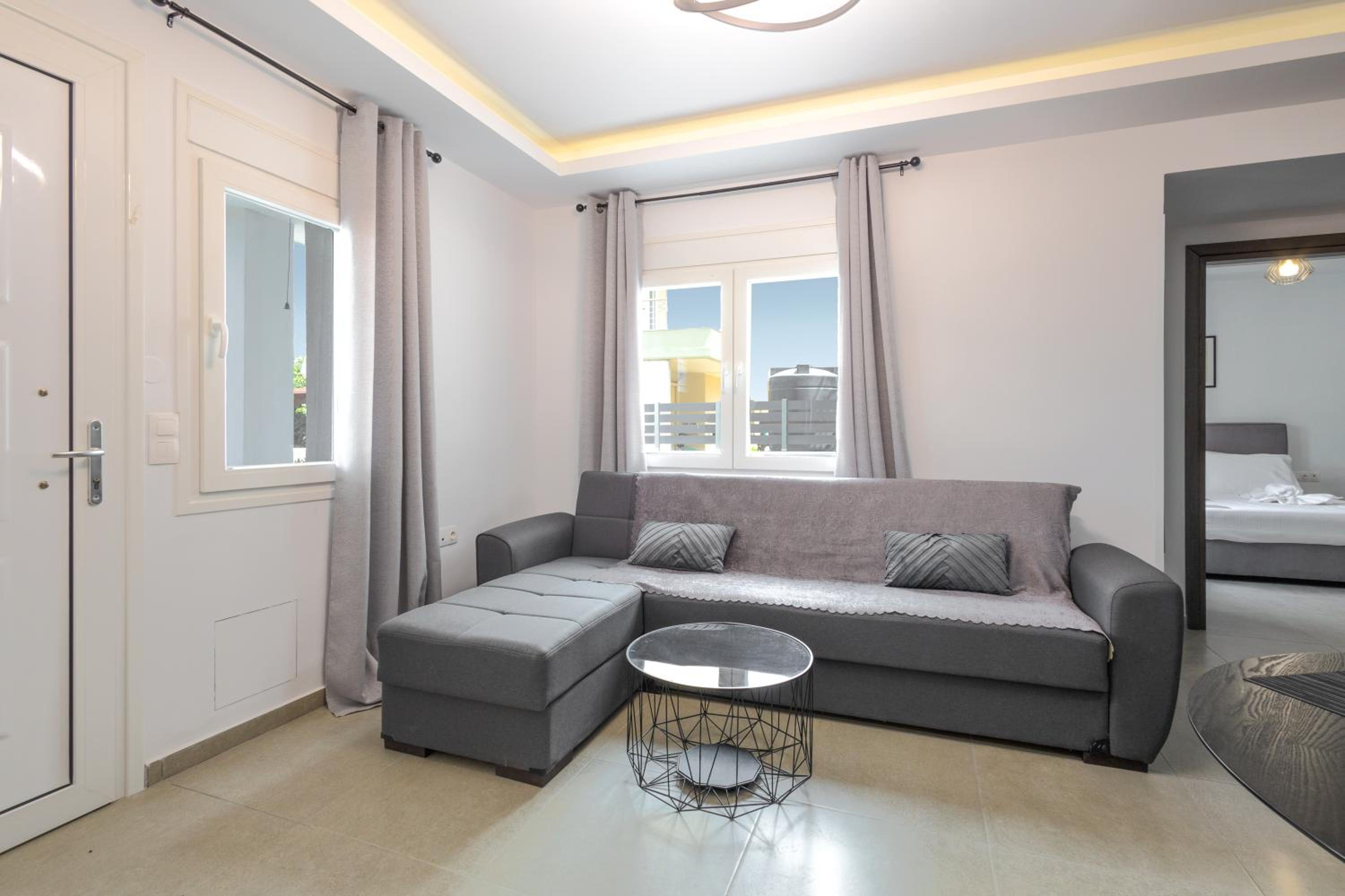 Pasifai Souda Apartments
